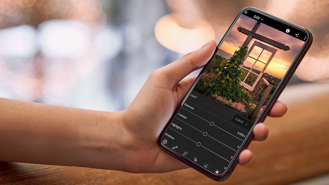 KelbyOne - Lightroom Workflow on the Go 2 KO Website CPickett LRMobile 01.08.20 NOTEXT 1280X720